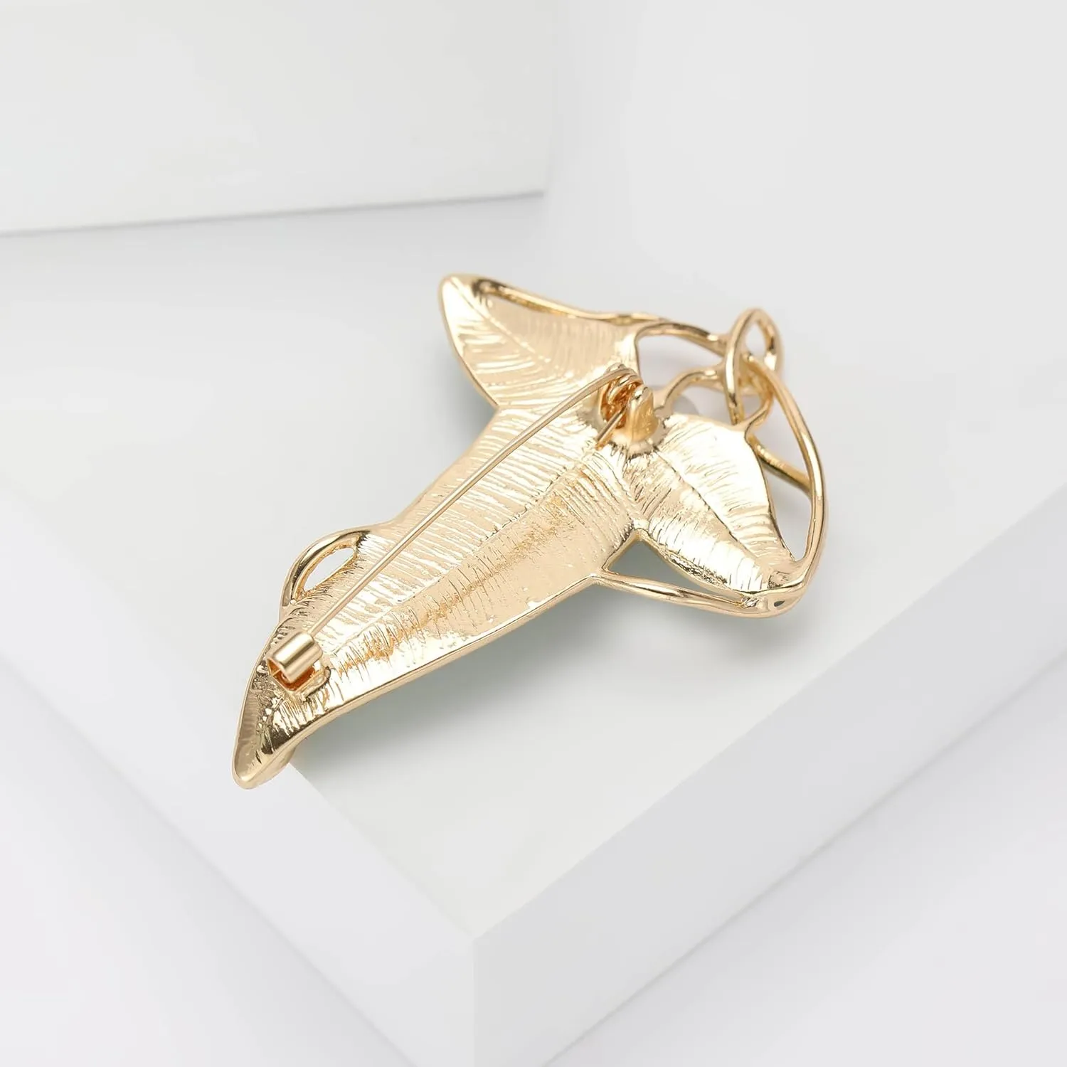 Elegant Elven Green Tree Leaf Enamel Pin Deluxe Brooch for Women and Men | White Gold-Plated Cosplay Jewelry | Cloak Clasp, Suit Pendant, Daily Wear Accessory Silver